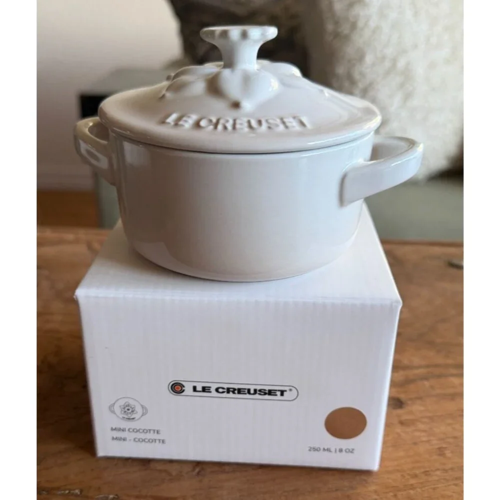 Le Creuset Stoneware Jardin Collection 8oz 250ml Mini Cocotte Meringue NEW - Picture 1 of 9